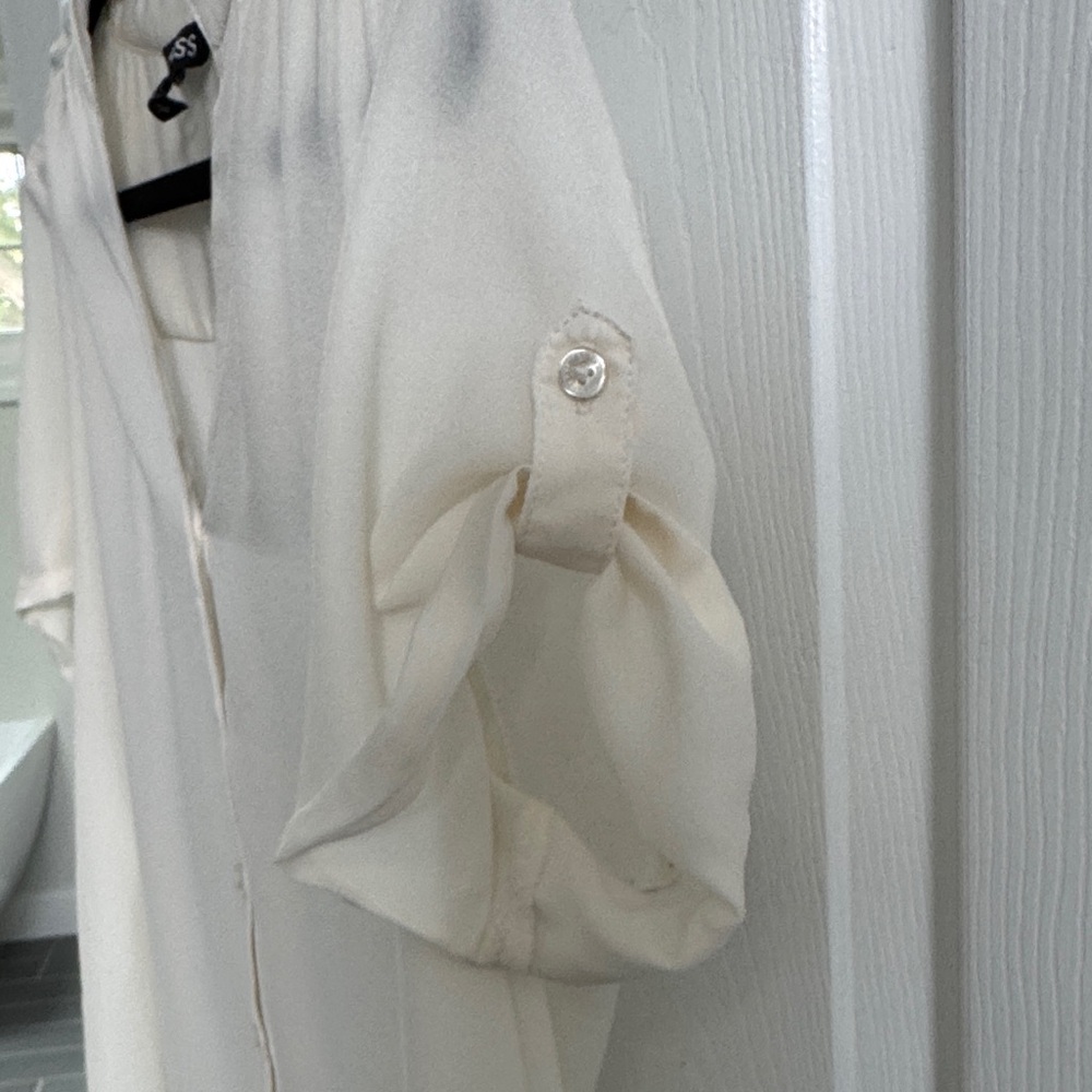 Express Women's Cream Button-Down Blouse - Picture 3 of 4